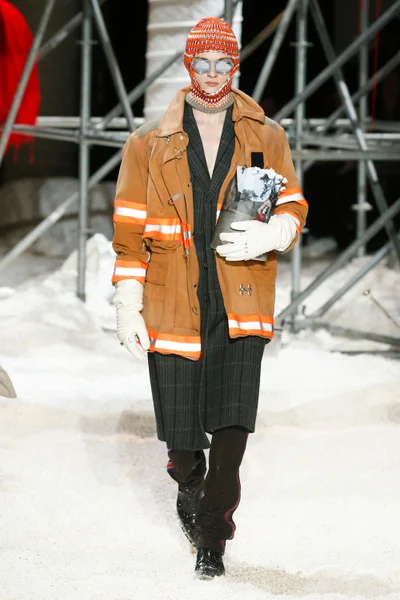 Look 3